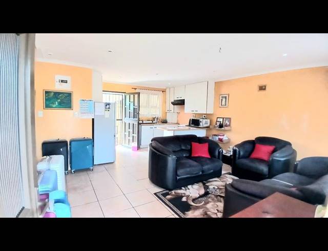 2 BEDROOM SIMPLEX FOR SALE IN WOODHAVEN